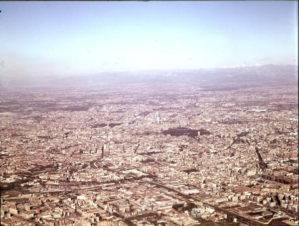 Milano. Panorama. Veduta aerea.