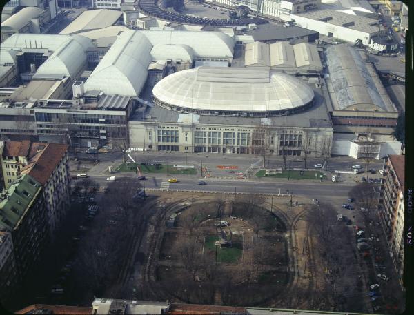 Milano. Fiera di Milano. Piazza VI febbraio. Padiglione 31. Veduta aerea