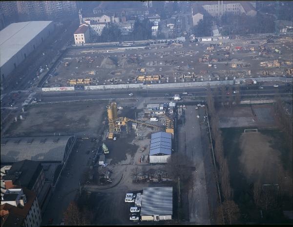 Milano. Zona Fiera. Via Scarampo. Fondamenta per costruzione nuovi padiglioni fieristici. Veduta aerea.