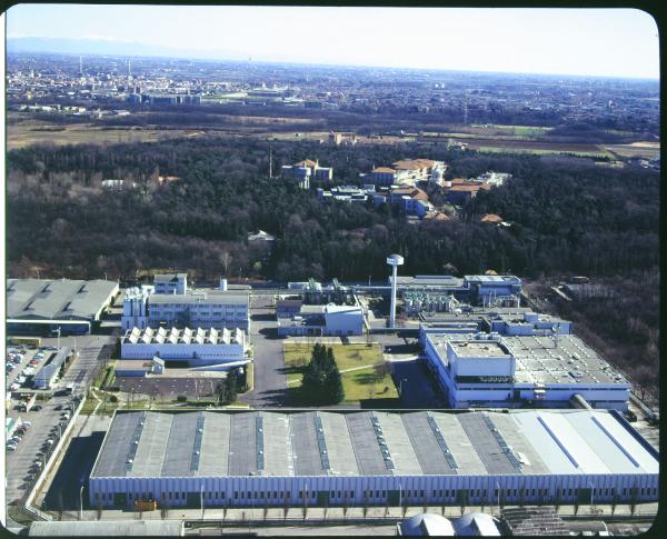 Garbagnate. Stabilimento Bayer. Veduta aerea.