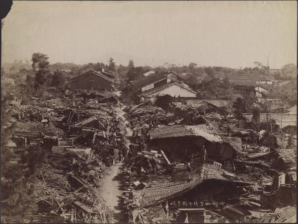 Giappone - Kitagatamachi - Macerie dopo il terremoto