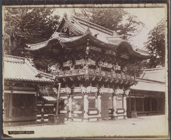 Giappone - Nikko - Santuario Toshogu - Yomeimon - Ingresso di Yomei - "Meisho"