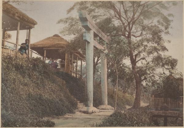 Giappone - Arco di ingresso a un santuario - Torii - Veduta animata