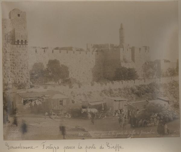 Palestina/Israele - Gerusalemme - Porta di Jaffa - Fortezza - Mura - Carri - Anfore