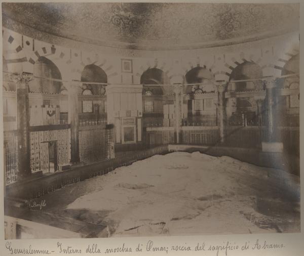 Palestina/Israele - Gerusalemme - Cupola della Roccia o Moschea di Umar - Interno - Roccia sacra del sacrificio di Abramo