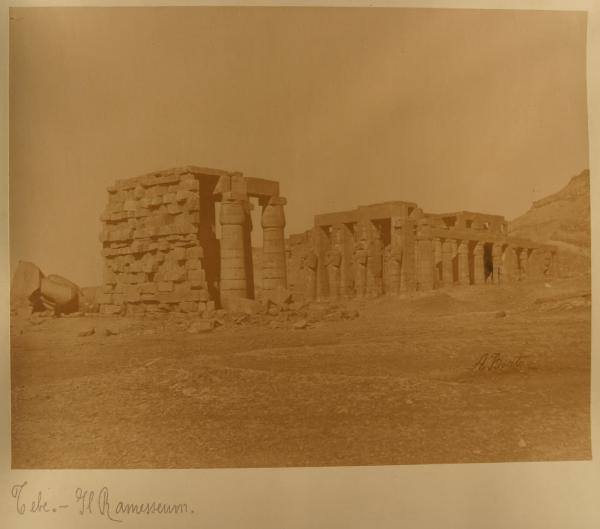 Egitto - Luxor - Necropoli di Tebe - Tempio funerario del faraone Ramses II - Ramesseum - Esterno - Sala ipostila