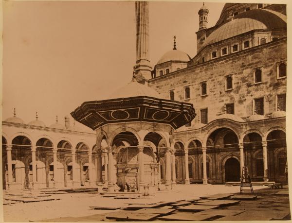 Egitto - Il Cairo - Cittadella - Moschea di Muhammad Alì - Cortile - Fontana per le abluzioni