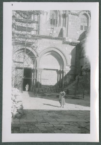 Israele - Gerusalemme - Basilica del Santo Sepolcro - Esterno - Facciata con ponteggi - Ingresso principale - Marieda Di Stefano