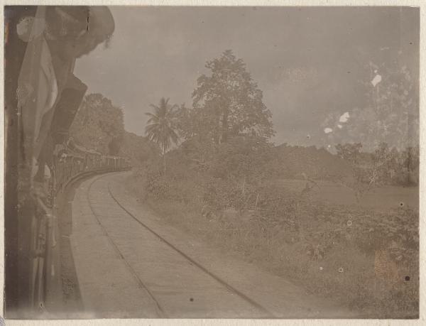 Sri Lanka - Linea ferroviaria da Colombo a Kandy - Binari - Vagoni di un treno