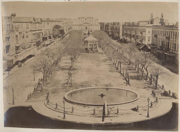 Egitto - Alessandria - Piazza dei Consoli - Gazebo - Fontana - Alberi - Case