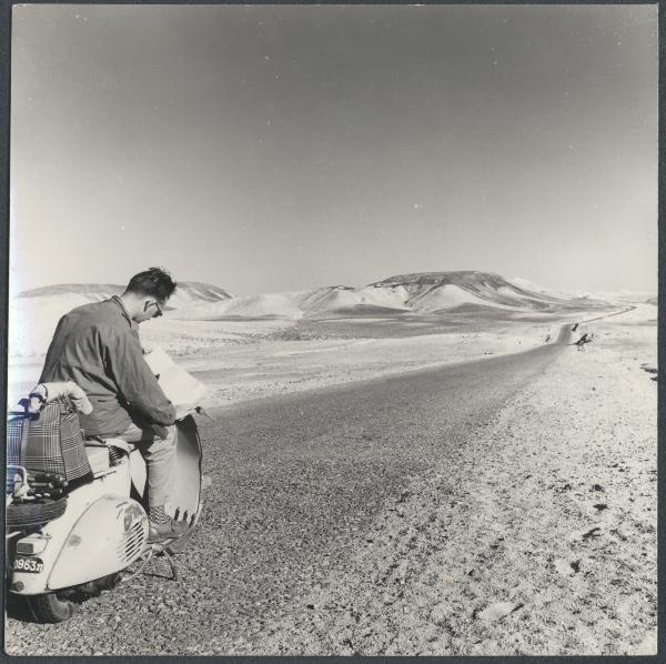 Israele - Deserto - Strada - Motociclo - Vespa