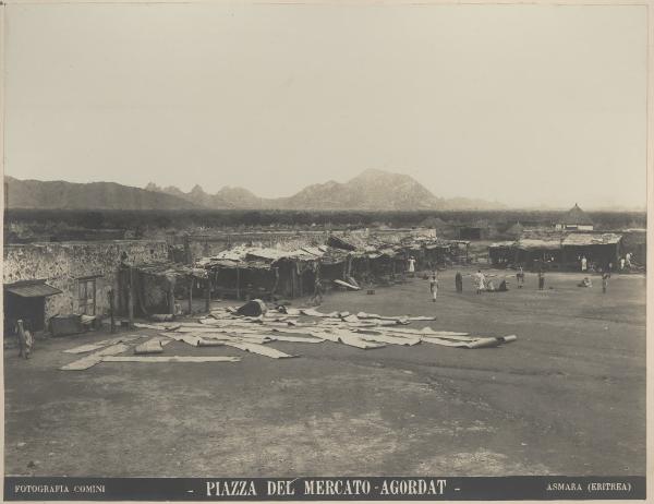 Eritrea - Agordat - Piazza del Mercato - Bancarelle