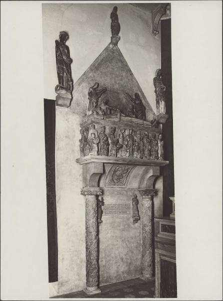 Monumento commemorativo - Monumento ad Azzone Visconti (bottega) - Giovanni di Balduccio - Milano - Chiesa di San Gottardo in Corte