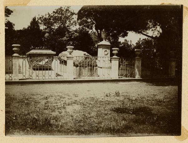 Caprera - Cimitero Familiare di Garibaldi - Tomba di Garibaldi