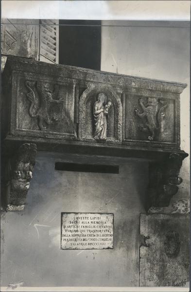 Sarcofago - Sarcofago di Giovanni Maria Suardi - Bergamo - Palazzo della Ragione