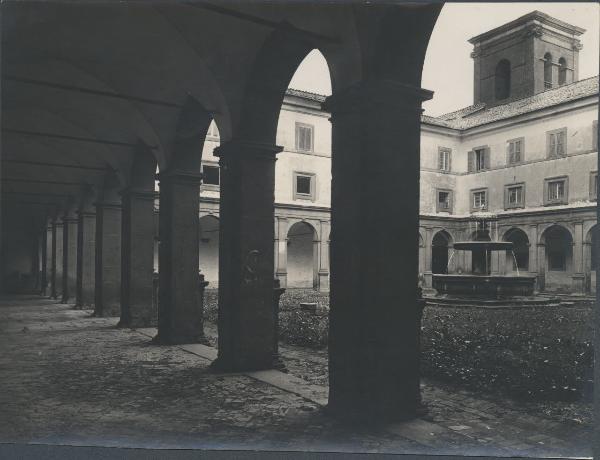 Viterbo - Santuario di Santa Maria della Quercia - Seminario - Chiostro