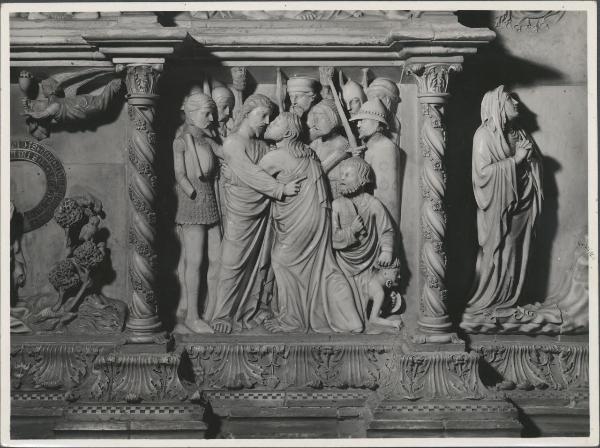 Rilievo - Bacio di Giuda - Milano - Basilica di S. Eustorgio - Altare maggiore