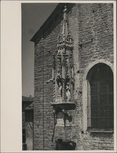 Tabernacolo - Bergamo - Basilica di Santa Maria Maggiore - Transetto destro - Porta dei Leoni bianchi