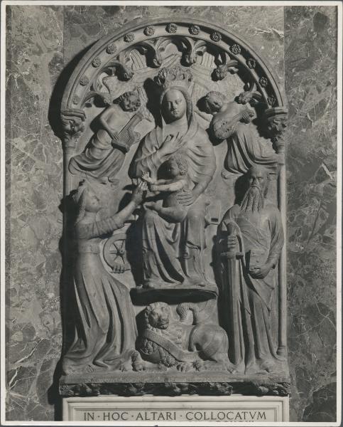 Rilievo - Madonna con Bambino, Santa Caterina e Apostolo - Milano - Museo del Duomo