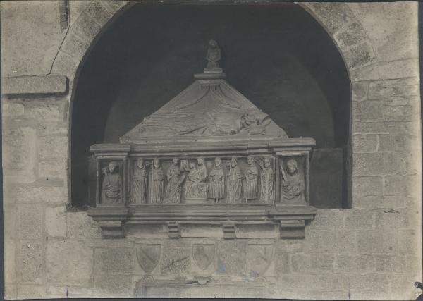 Monumento funebre - Sepolcro del vescovo Lambertino Baldovino - Bonino da Campione - Brescia - Duomo Vecchio