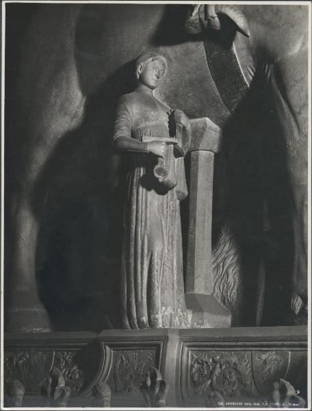 Scultura - La Giustizia - Bonino da Campione - Milano - Castello Sforzesco - Museo di Arte Antica - Monumento funebre di Bernabò Visconti