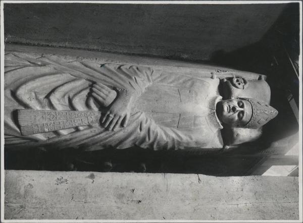 Monumento funebre - Sepolcro del cardinale Beltramino Parravicino - Giovanni da Campione - Casiglio - Chiesa di Santa Maria Vergine