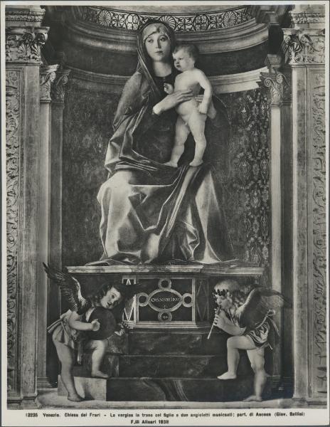 Trittico dipinto - Madonna in trono con Bambino, angeli musicanti e Santi (particolare dello scomparto centrale) - Giovanni Bellini - Venezia - Chiesa di Santa Maria Gloriosa dei Frari