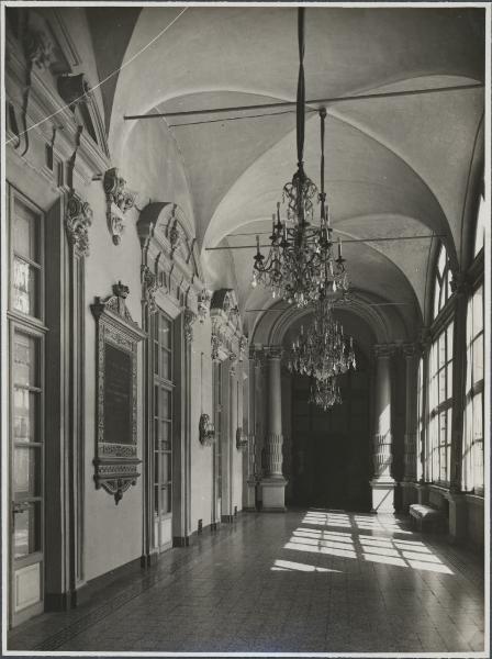 Torino - Palazzo Morozzo della Rocca - Loggia coperta