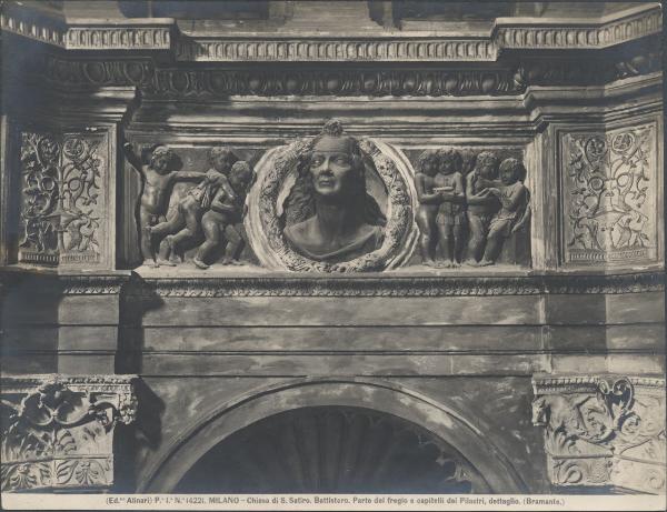 Rilievo - Busto virile e putti - Donato Bramante e Agostino de Fondutis - Milano - Chiesa di Santa Maria preso S. Satiro - Battistero