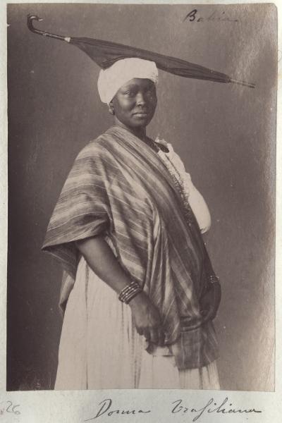 Ritratto - Donna di Salvador de Bahia - Vestito tradizionale - Turbante - Ombrello