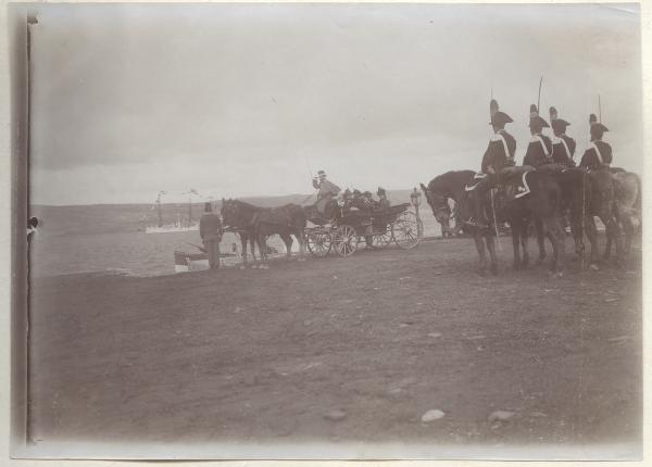 Spiaggia - Carrozza - Scorta a cavallo - Nave