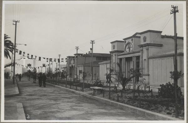 Libia - Tripoli - Fiera Campionaria - Viale tra i padiglioni