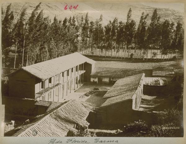 Perù - Tarma - Azienda agricola - Hacienda Florida - Case per abitazione a due piani con ballatoio
