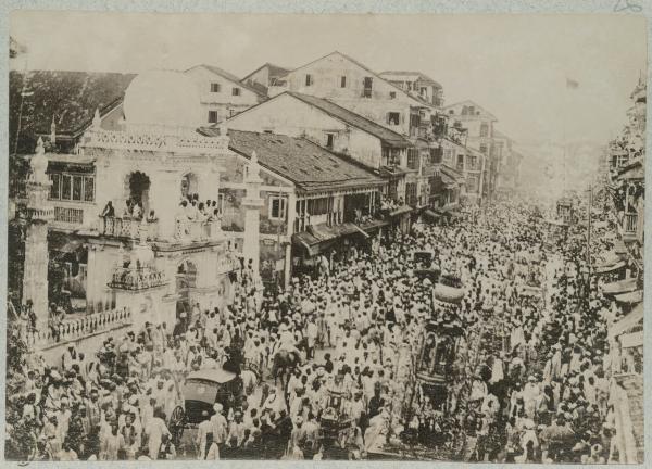 India - Processione - Matrimonio - Folla - Carri - Carrozze