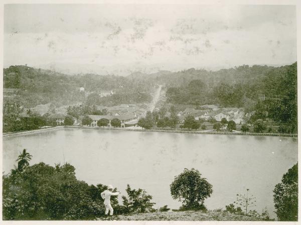 Sri Lanka (già Ceylon) - Kandy - Lago - Città