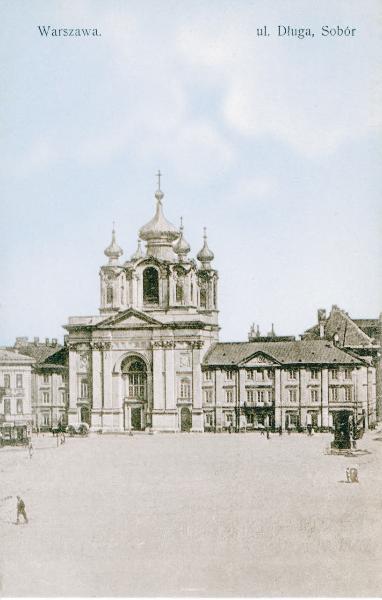 Polonia - Varsavia - La chiesa di Santa Maria regina di Polonia con piazza antistante