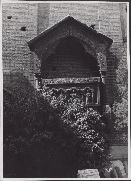 Monumento funebre - Arca di Bartolomeo Dussaini - Verona - Chiesa di S. Giorgetto o San Pietro martire