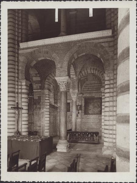 Verona - Chiesa di S. Lorenzo - Transetto sinistro - Interno