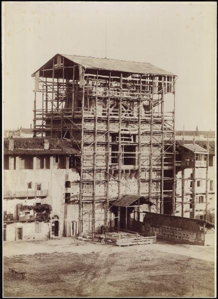 Milano - Castello Sforzesco - Torre Umberto I, detta del Filarete - Cantiere