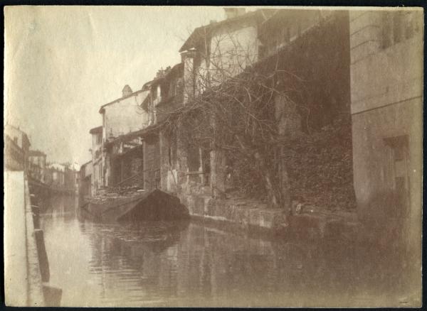 Milano - Via Molino delle Armi - Naviglio