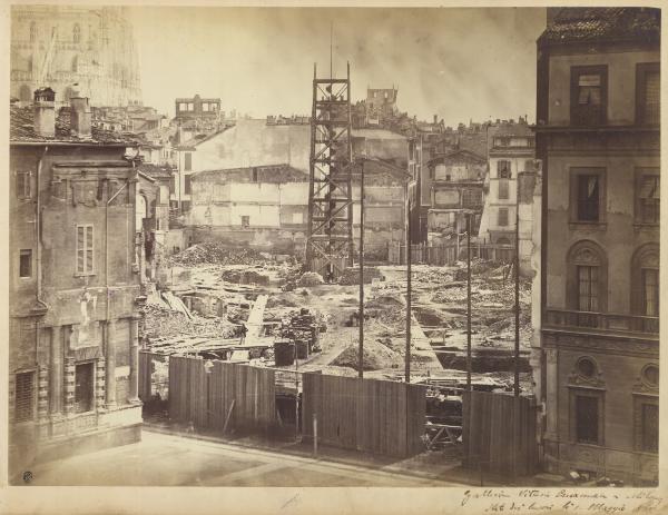 Milano - Galleria Vittorio Emanuele II - cantiere - demolizioni - piazza della Scala - Duomo