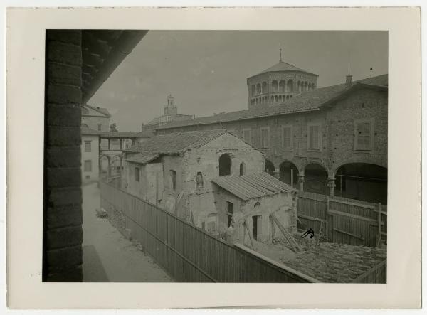 Milano - Piazza di Sant'Ambrogio - Chiesa di San Sigismondo - Cantiere