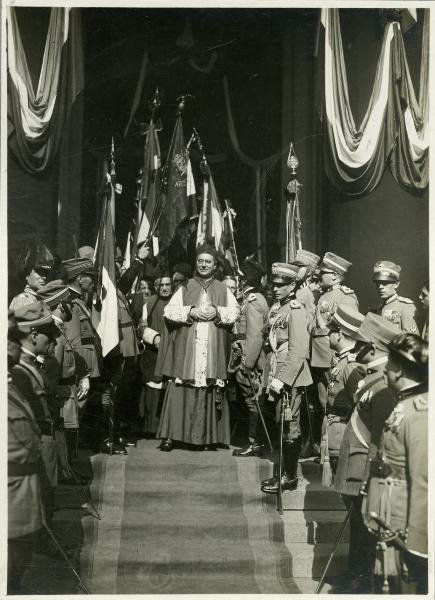 Milano - Chiesa di San Carlo al Corso - Monsignore Ambrogio Portaluppi - Benedizione delle truppe