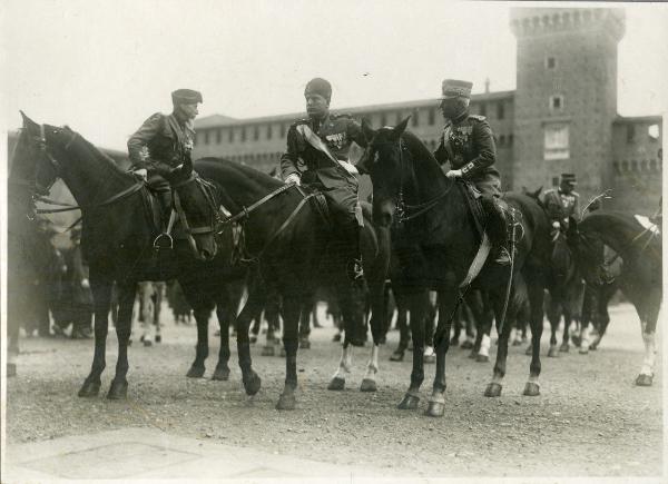 Milano - Castello Sforzesco - Mussolini - Generale Cattaneo - Generale Bono