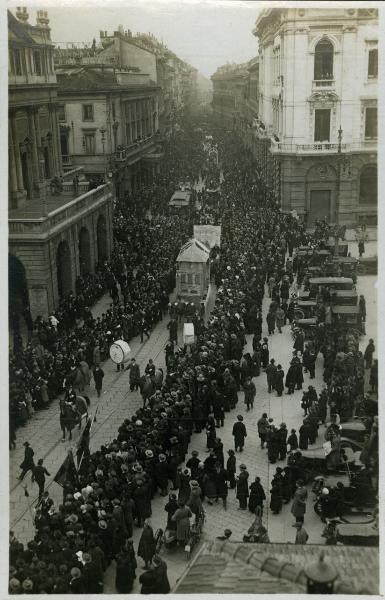 Milano - Carnevale - Corteo degli studenti