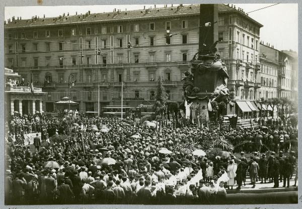 Milano - Piazza Cinque Giornate - Monumento - Messa per la commemorazione delle Cinque Giornate - Don Gilardi