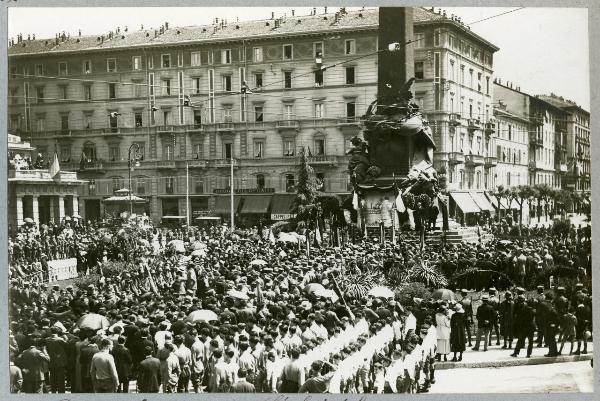 Milano - Piazza Cinque Giornate - Monumento - Messa per la commemorazione delle Cinque Giornate - Don Gilardi