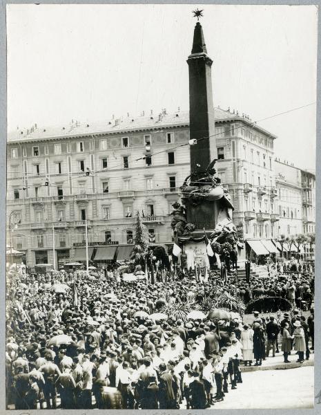 Milano - Piazza Cinque Giornate - Monumento - Messa per la commemorazione delle Cinque Giornate - Don Gilardi