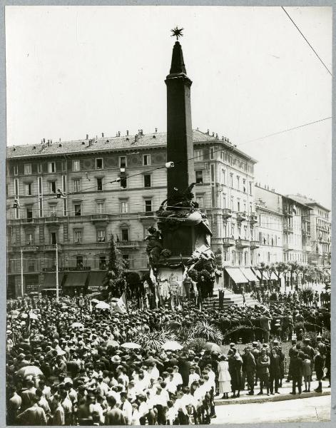 Milano - Piazza Cinque Giornate - Monumento - Messa per la commemorazione delle Cinque Giornate - Don Gilardi