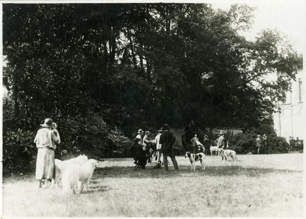 Milano - Villa Serbelloni - Giardino - Esposizione internazionale canina